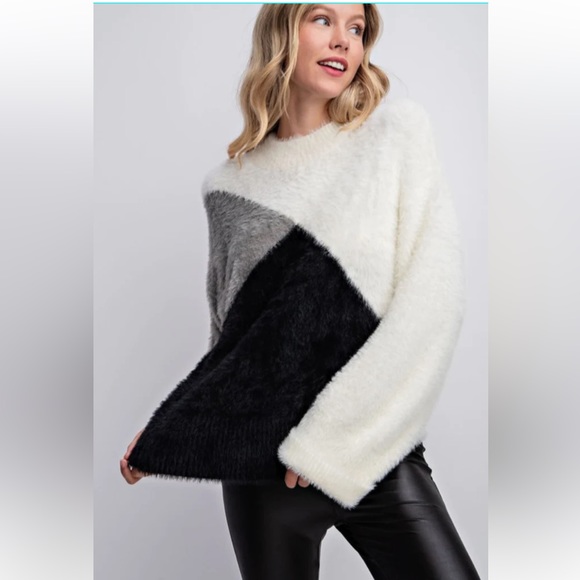 77 Beautiful Fuzzy Color Block Relax Fit Sweater - Picture 2 of 4